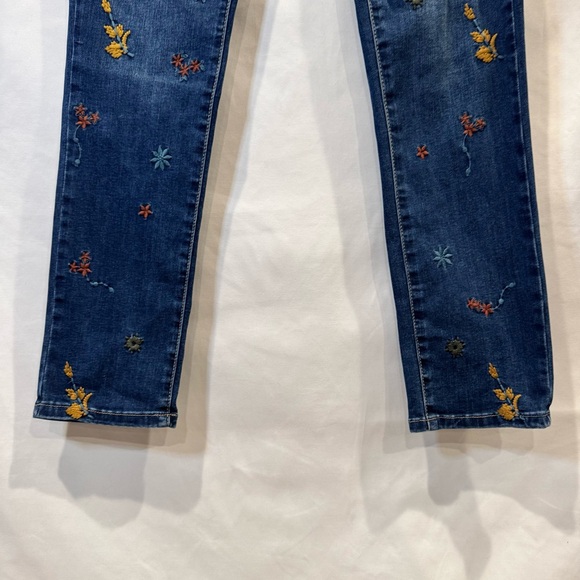 Charlie B Embroidered Floral Denim Jeans – Size 6 - Picture 5 of 11